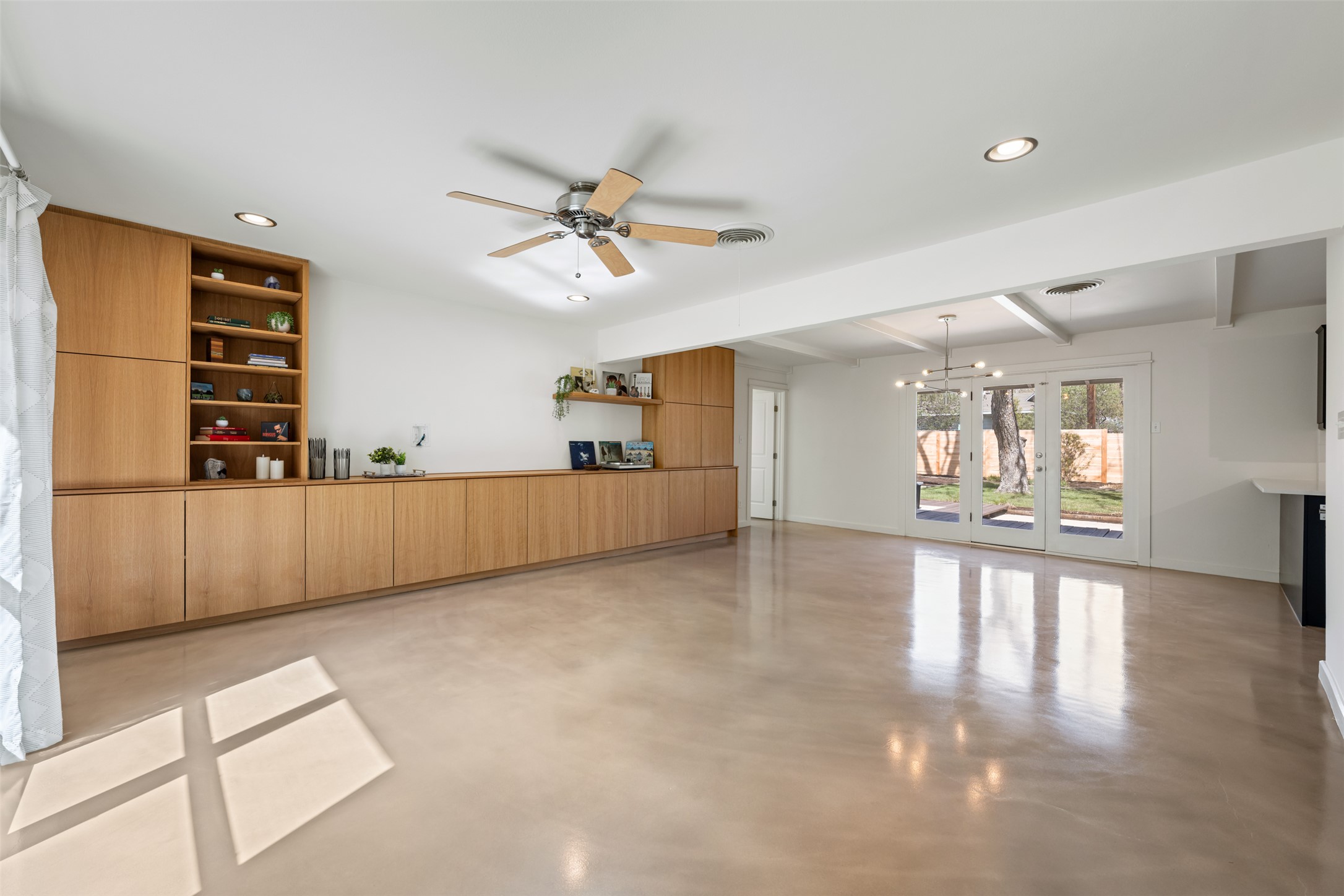 5507 Mapleleaf Drive Austin, TX 78723 - Photo 9 of 38