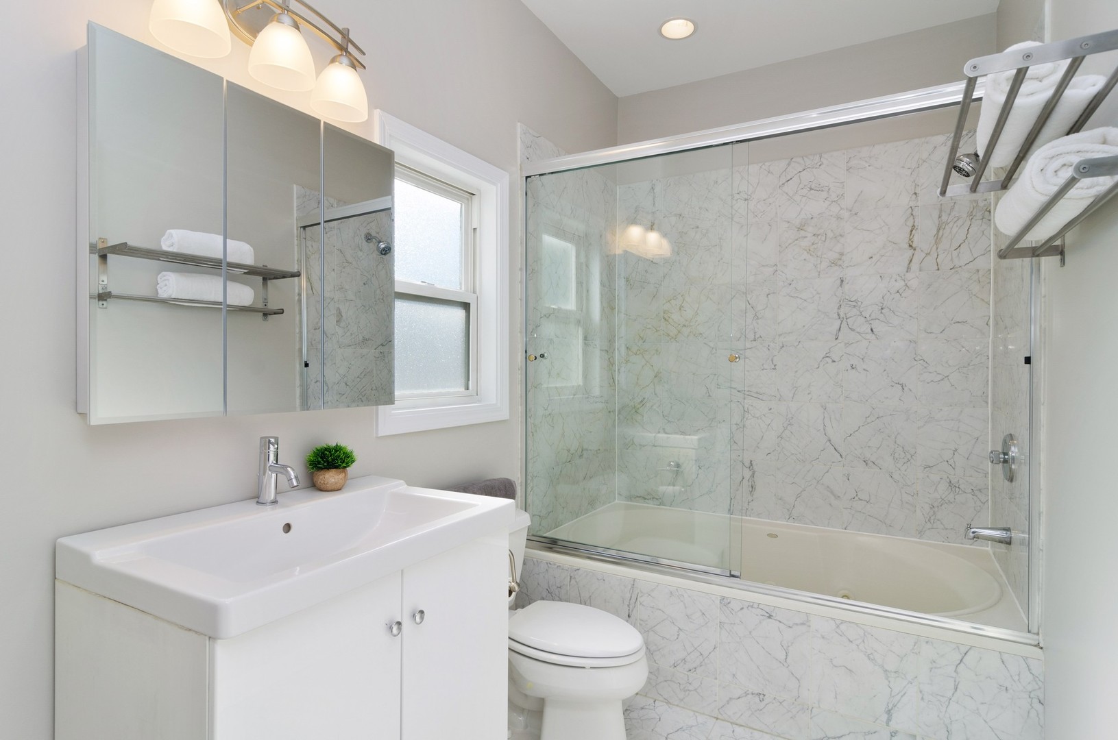 1547 West George Street, Unit 3 Chicago, IL 60657 - Photo 12 of 18