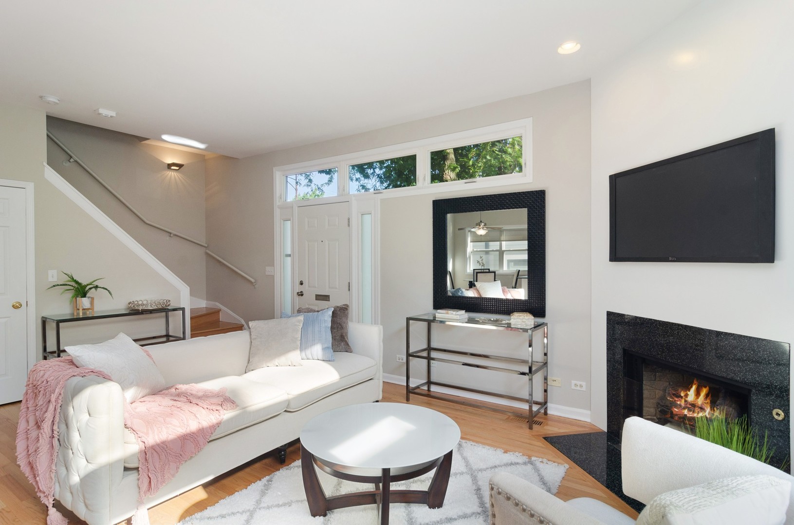 1547 West George Street, Unit 3 Chicago, IL 60657 - Photo 3 of 18