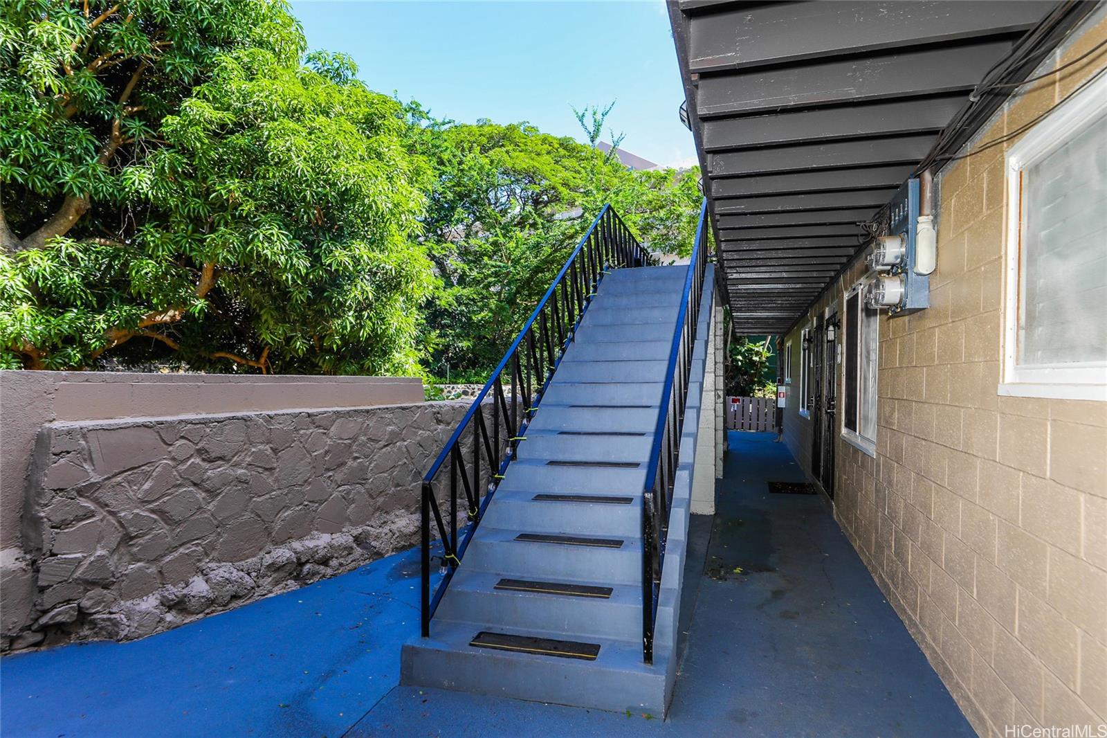 1641 Stillman Lane Honolulu, HI 96817 - Photo 15 of 25 a view of entryway with wooden floor
