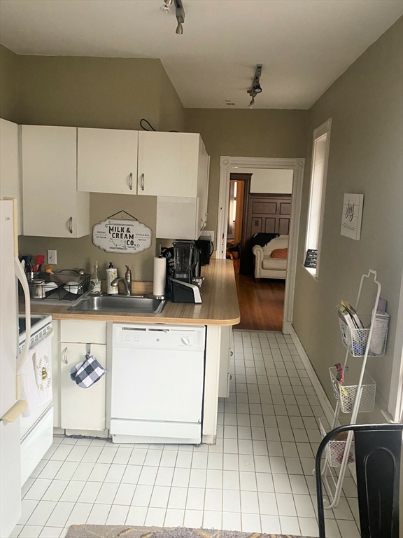 40 Orkney Road, Unit 6 Boston, MA 02135 - Photo 4 of 11