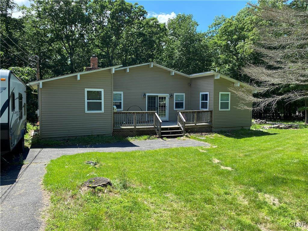 538 Hummingbird Court Bushkill, PA 18324 - Photo 3 of 22 Gallery Image 3