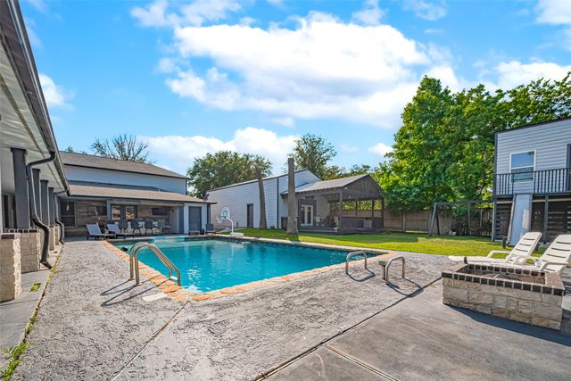 $595,000 | 218 Beaumont Drive, Magnolia, TX 77354