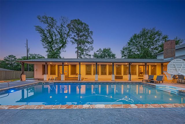 $595,000 | 218 Beaumont Drive, Magnolia, TX 77354