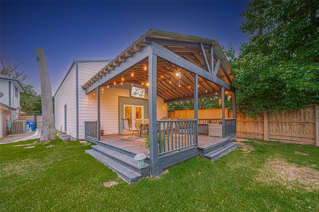 $595,000 | 218 Beaumont Drive, Magnolia, TX 77354