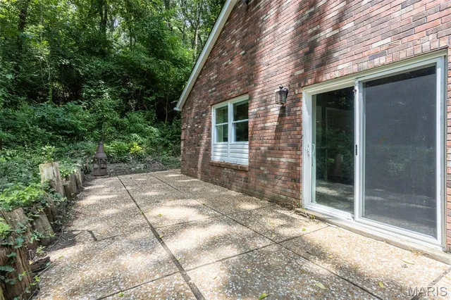 $285,000 | 27 Carr Park Road, Belleville, IL 62223