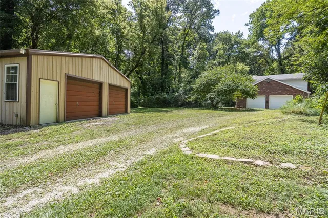 $285,000 | 27 Carr Park Road, Belleville, IL 62223