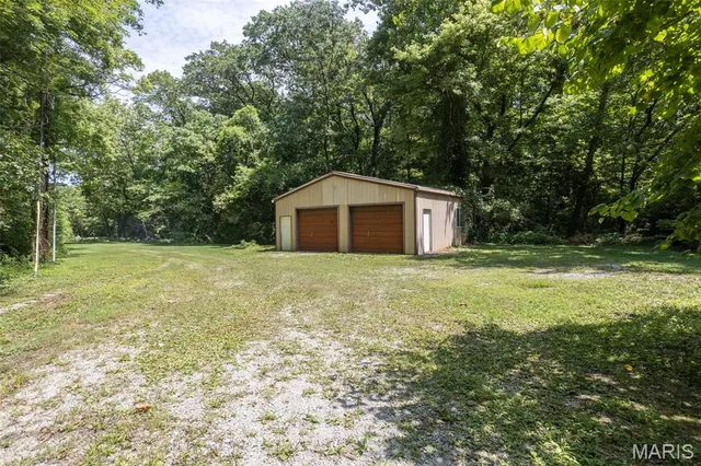 $285,000 | 27 Carr Park Road, Belleville, IL 62223