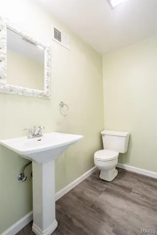 $285,000 | 27 Carr Park Road, Belleville, IL 62223