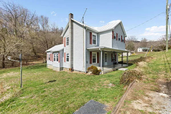 $220,000 | 121 Branch Road, Eagle Rock, VA 24085
