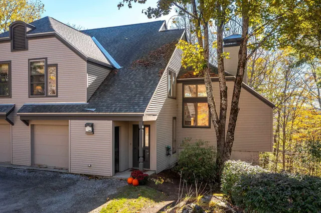 $735,000 | 32 Cobble Ridge Road, Unit D10, Winhall, VT 05340