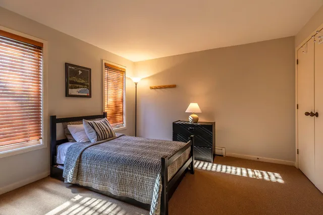 $735,000 | 32 Cobble Ridge Road, Unit D10, Winhall, VT 05340