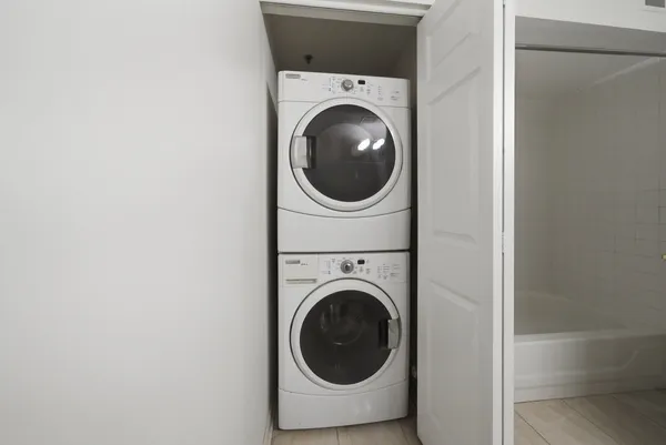$245,000 | 7081 West Touhy Avenue, Unit 407, Niles, IL 60714