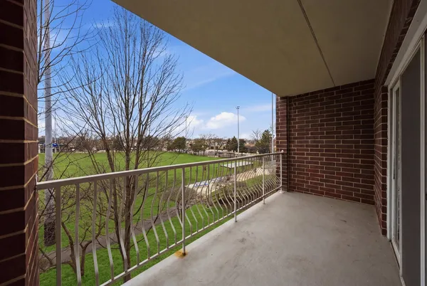 $245,000 | 7081 West Touhy Avenue, Unit 407, Niles, IL 60714