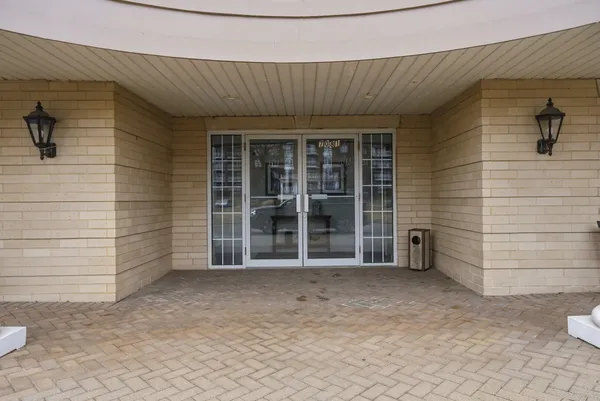 $245,000 | 7081 West Touhy Avenue, Unit 407, Niles, IL 60714