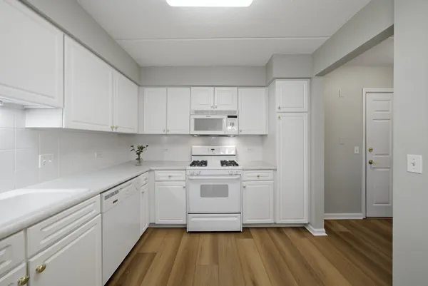$245,000 | 7081 West Touhy Avenue, Unit 407, Niles, IL 60714