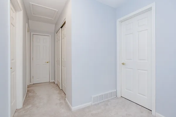 $3,200 | 938 Aberdeen Drive, Crystal Lake, IL 60014