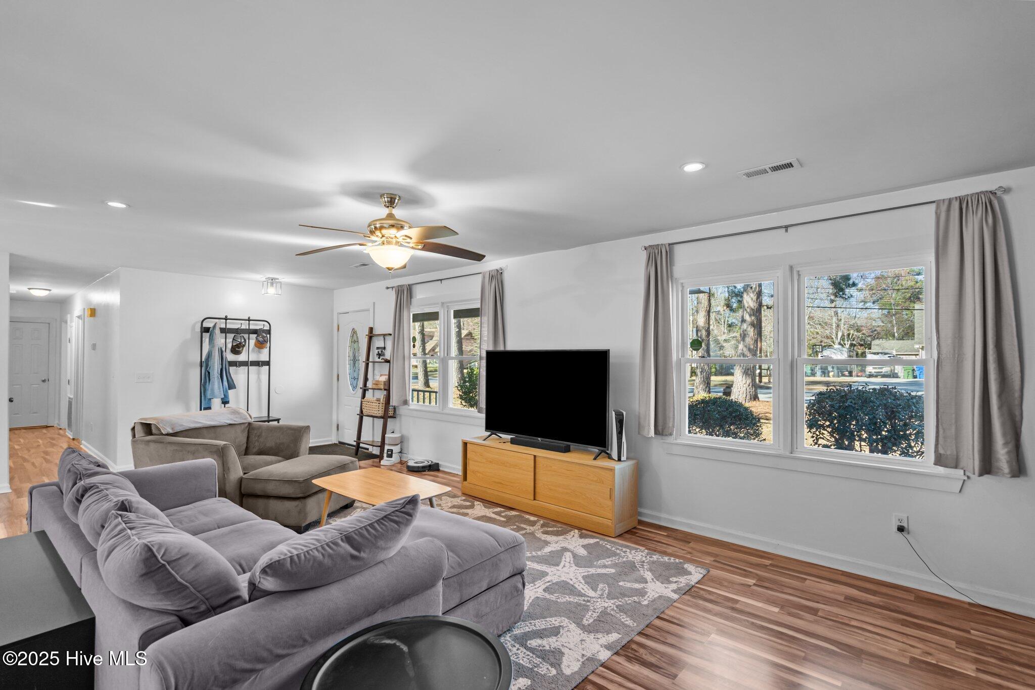 205 North Hampton Road Wilmington, NC 28409 - Photo 12 of 38 29-web-or-mls-DSC02950