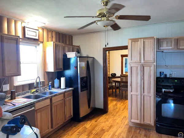 $1,400,000 | 9335 Northwest 66th Street, Silver Lake, KS 66539