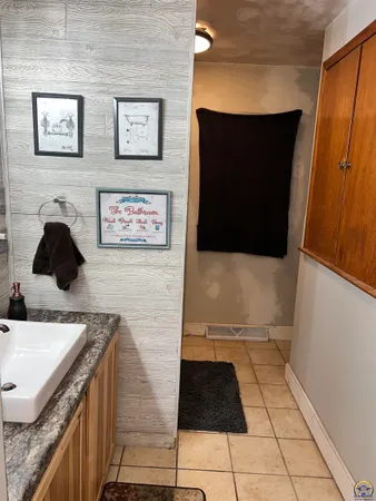 $1,400,000 | 9335 Northwest 66th Street, Silver Lake, KS 66539