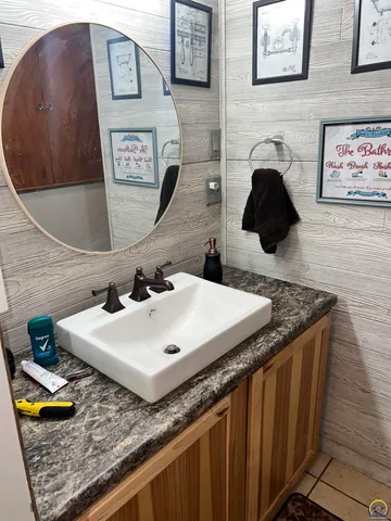 $1,400,000 | 9335 Northwest 66th Street, Silver Lake, KS 66539