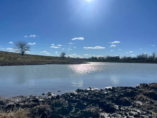 $1,400,000 | 9335 Northwest 66th Street, Silver Lake, KS 66539