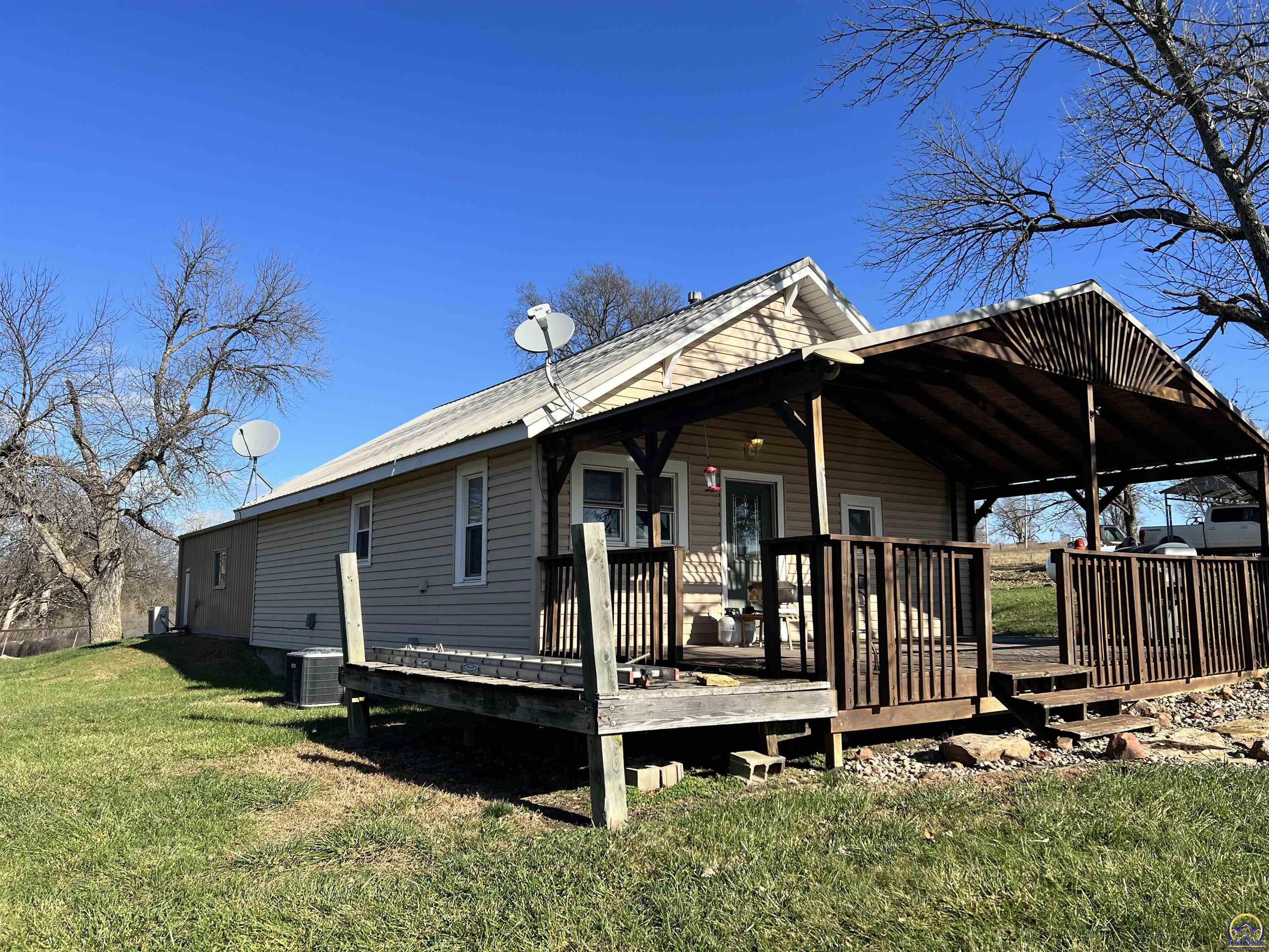 9335 Northwest 66th Street Silver Lake, KS 66539 - Photo 4 of 87