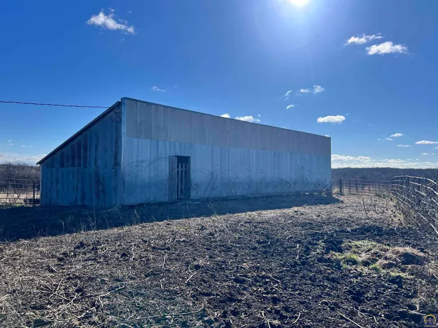 $1,400,000 | 9335 Northwest 66th Street, Silver Lake, KS 66539