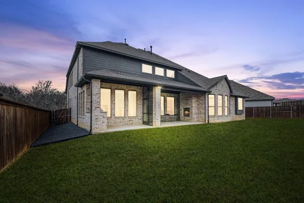 $880,000 | 4117 Wildridge Boulevard, Oak Point, TX 75068