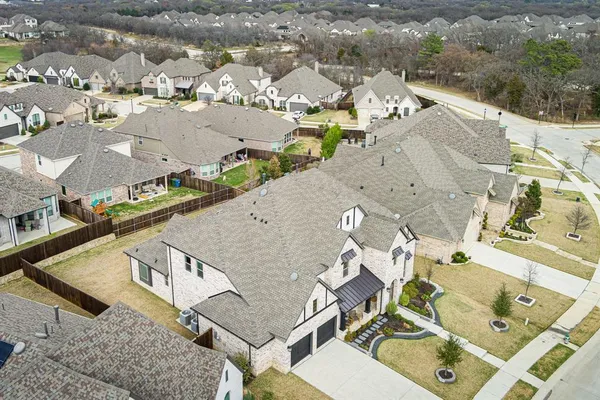 $880,000 | 4117 Wildridge Boulevard, Oak Point, TX 75068