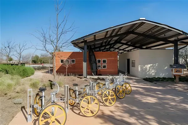 $880,000 | 4117 Wildridge Boulevard, Oak Point, TX 75068