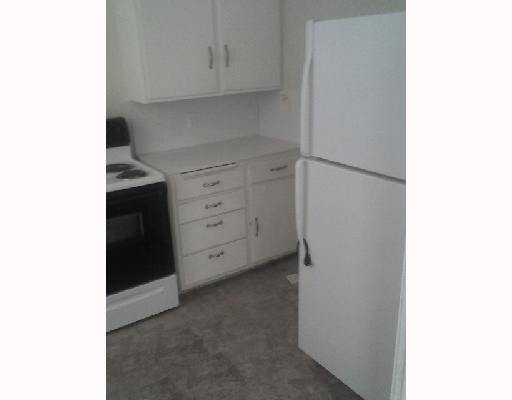 825 Indiana Avenue, Unit 2 Corpus Christi, TX 78404 - Photo 3 of 5 a view of closet