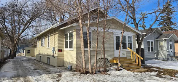 $228,000 | 714 Oak Street North, Fargo, ND 58102