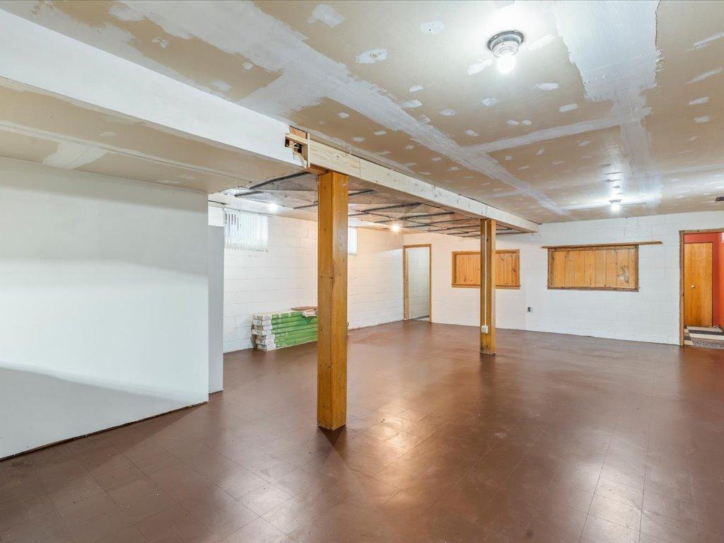 229 Wisconsin Avenue Southwest Staples, MN 56479 - Photo 17 of 33