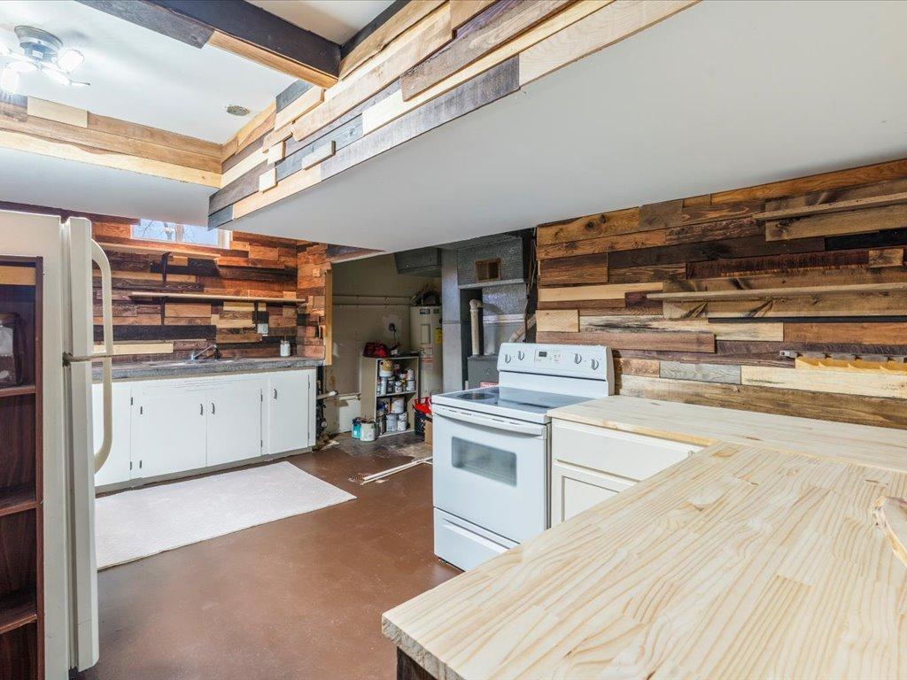 229 Wisconsin Avenue Southwest Staples, MN 56479 - Photo 20 of 33