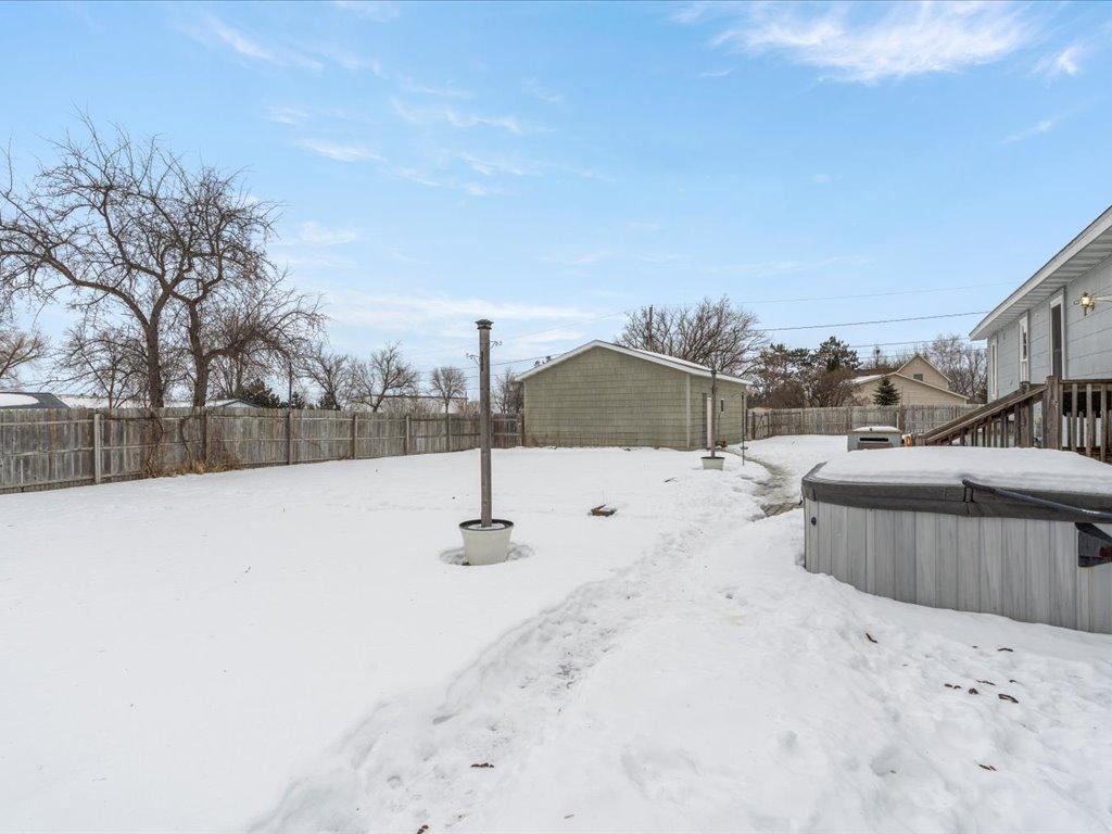 229 Wisconsin Avenue Southwest Staples, MN 56479 - Photo 30 of 33