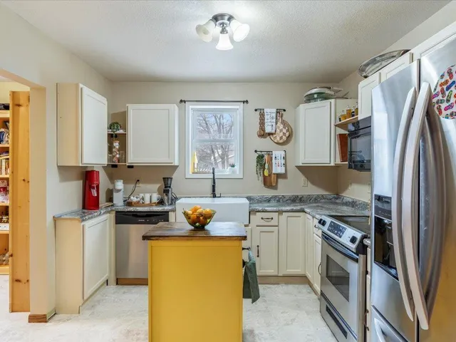 $249,900 | 229 Wisconsin Avenue Southwest, Staples, MN 56479