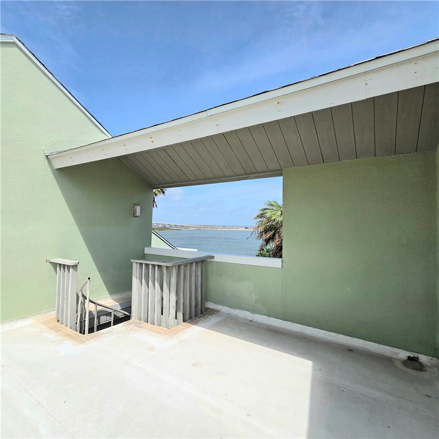 14300 Aloha Street, Unit 231 Corpus Christi, TX 78418 - Photo 29 of 37 a view of a porch with furniture