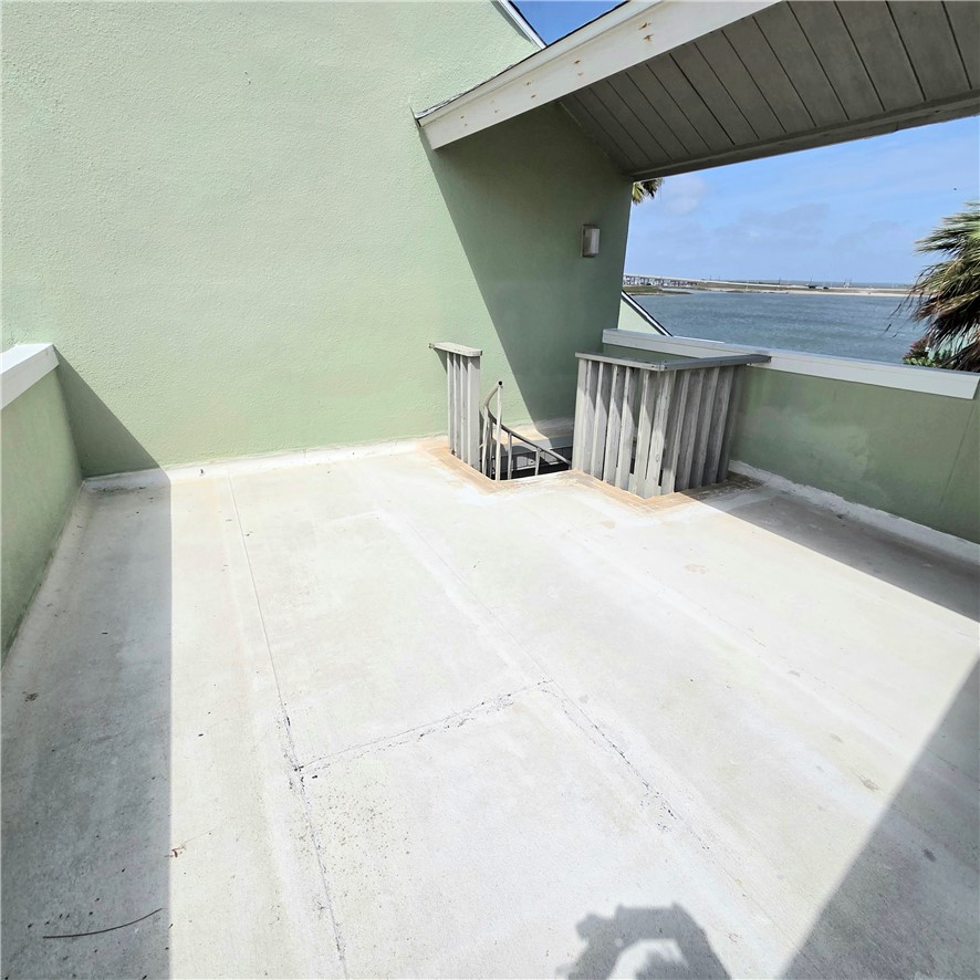 14300 Aloha Street, Unit 231 Corpus Christi, TX 78418 - Photo 30 of 37 a view of small space