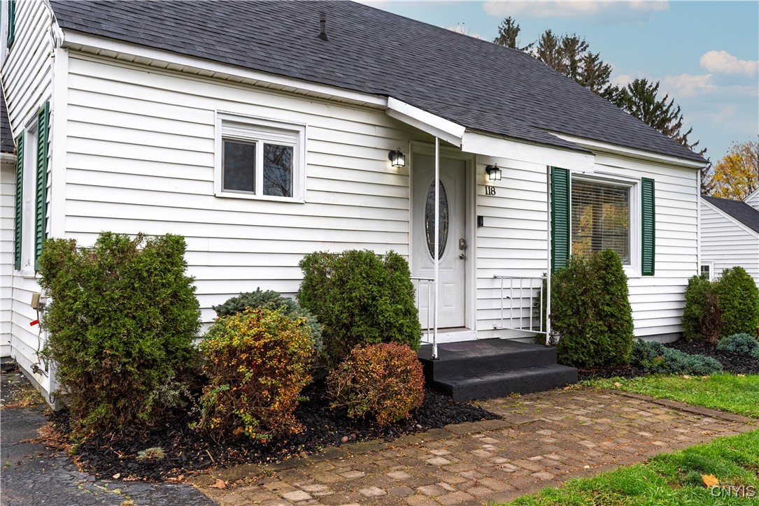 118 Hedgewood Place Deerfield, NY 13502 - Photo 4 of 45