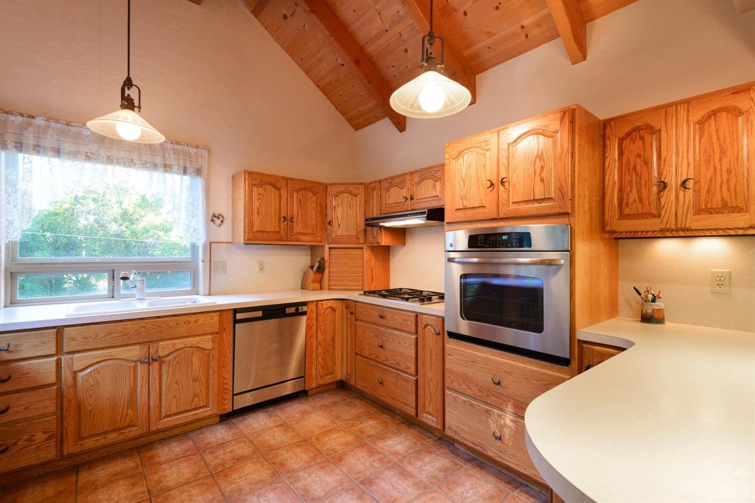 25360 Walker Road Bend, OR 97701 - Photo 9 of 25 Additional Photo