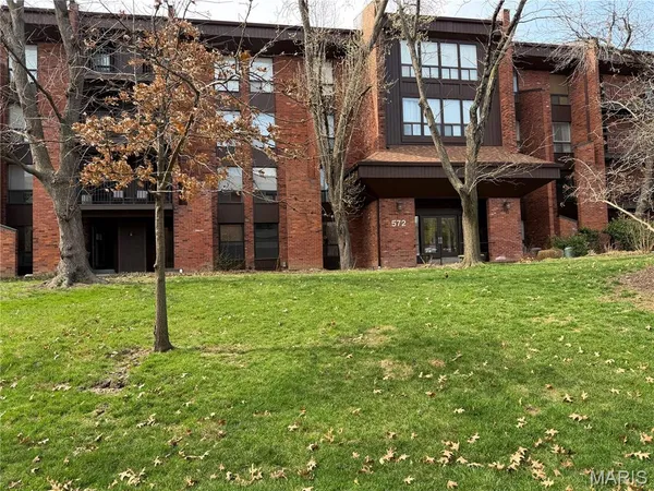 $209,000 | 572 Coeur De Royale Drive, Unit 107, St. Louis, MO 63141