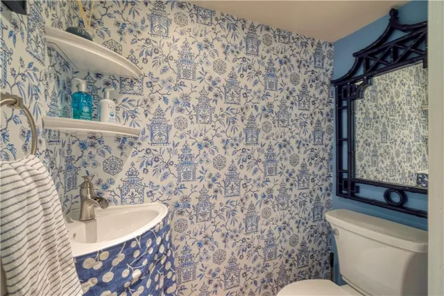 $980,000 | 4983 Ward Parkway, Kansas City, MO 64112