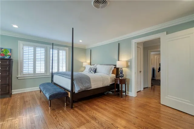 $980,000 | 4983 Ward Parkway, Kansas City, MO 64112