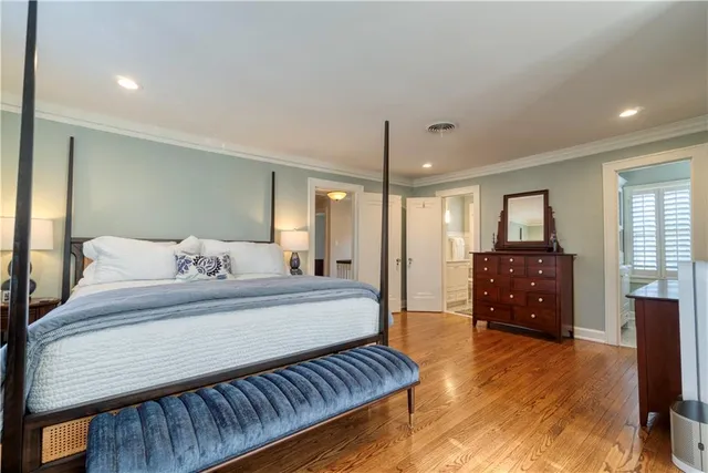 $980,000 | 4983 Ward Parkway, Kansas City, MO 64112