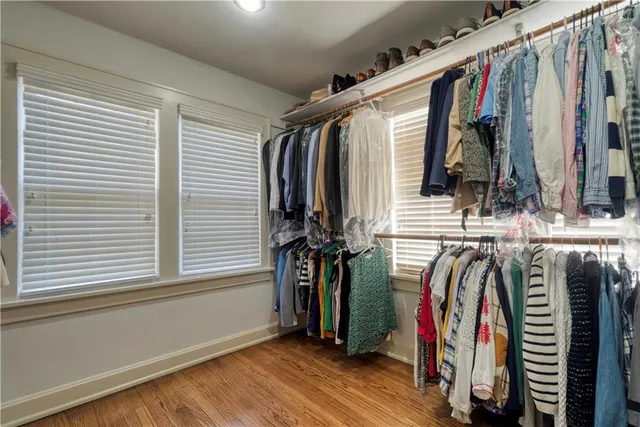 $980,000 | 4983 Ward Parkway, Kansas City, MO 64112