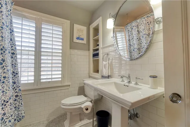 $980,000 | 4983 Ward Parkway, Kansas City, MO 64112