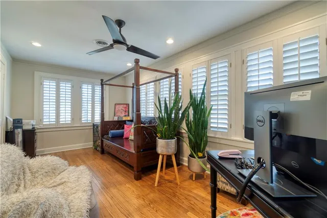 $980,000 | 4983 Ward Parkway, Kansas City, MO 64112