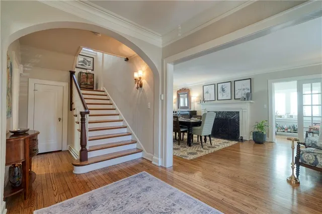 $980,000 | 4983 Ward Parkway, Kansas City, MO 64112