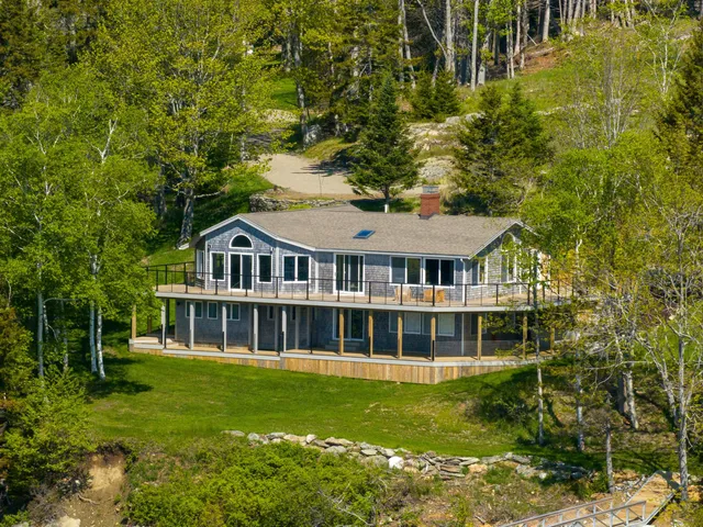 $3,950,000 | 118 East Shore Drive, Islesboro, ME 04848